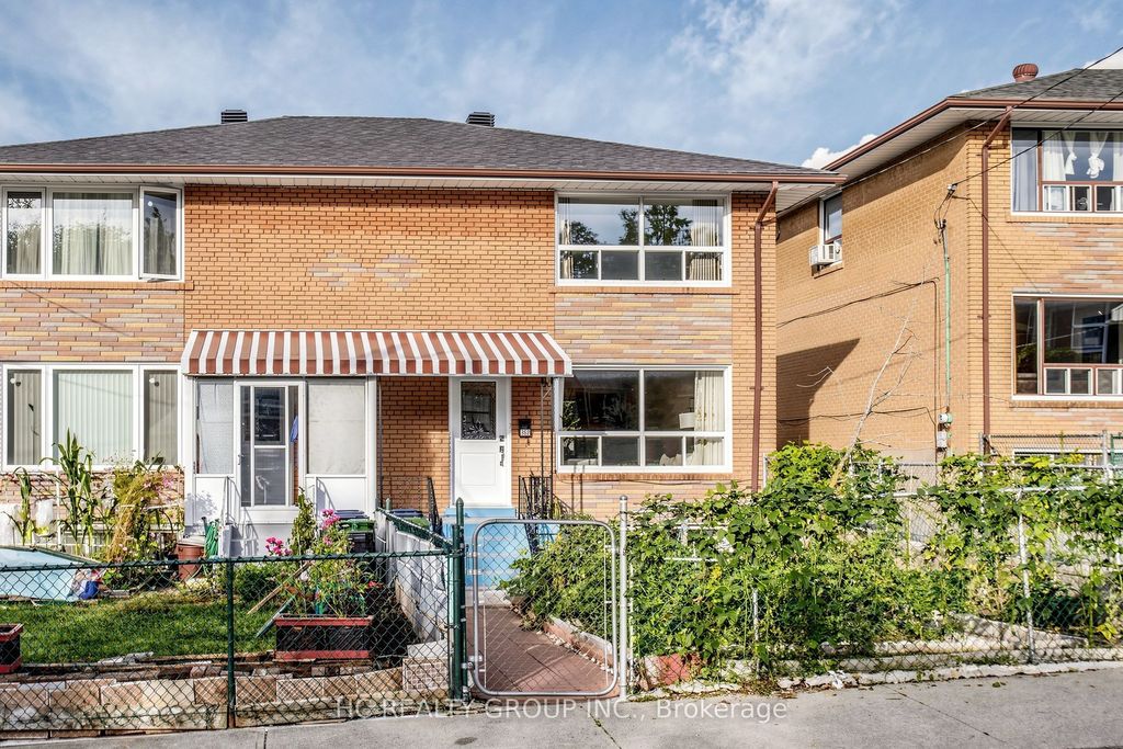 362 Highfield Road, Toronto E01
