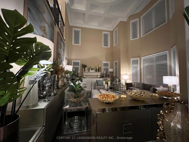 23 Finesse Court, Richmond Hill