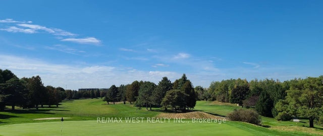 18571 Woodbine Avenue E, East Gwillimbury