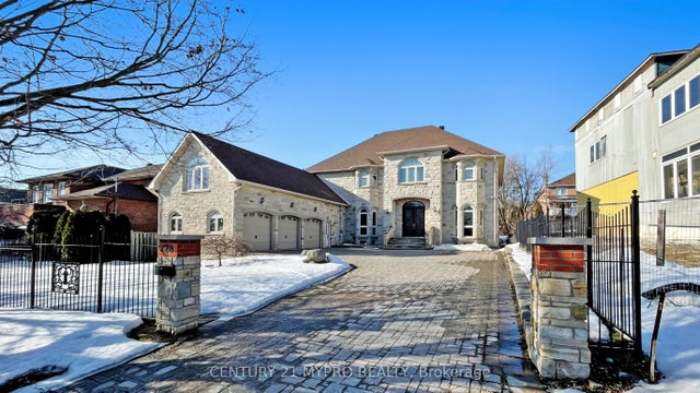 128 Garden Avenue, Richmond Hill