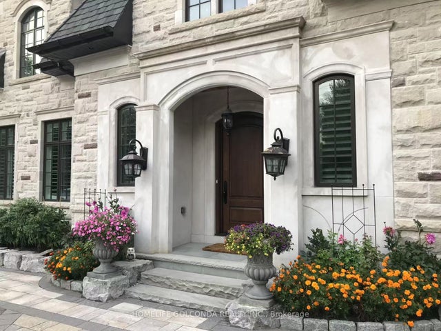 138 Centre Street, Vaughan
