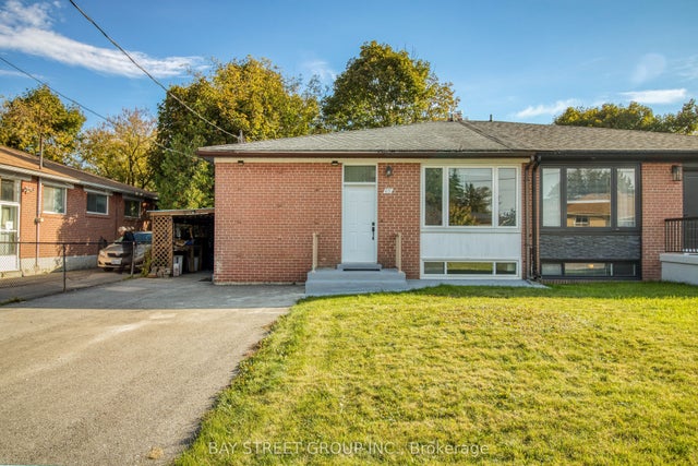65 Davis Road, Aurora