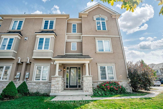 172 Thomas Phillips Drive, Aurora