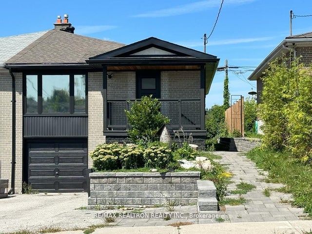 713 Sunnypoint Drive, Newmarket