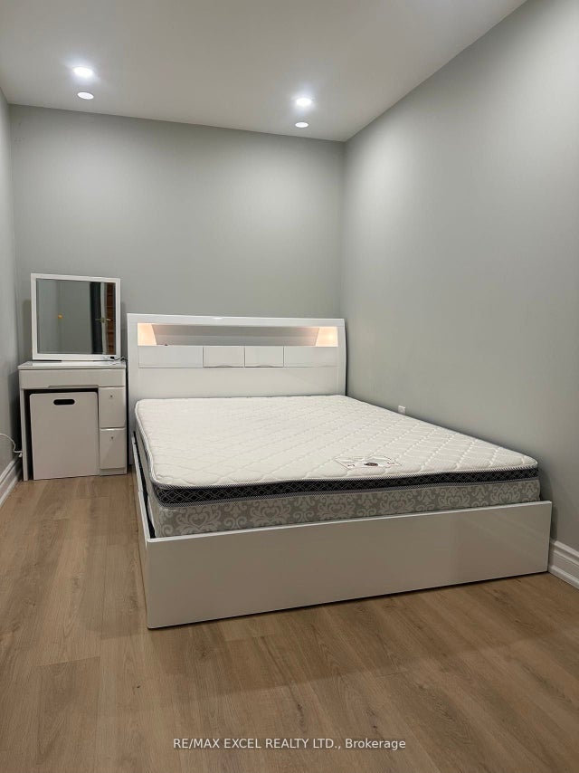 16 Maroon Drive Bsmt, Richmond Hill