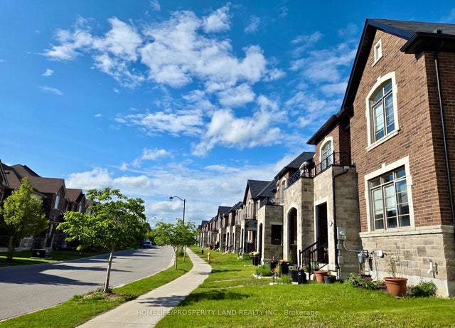 15 Walter Proctor Road, East Gwillimbury