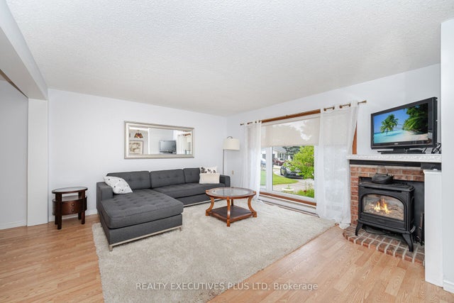 5 Pineview Court, New Tecumseth