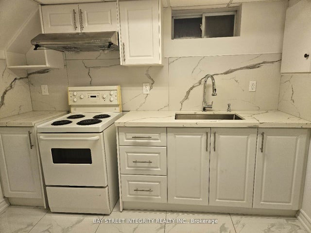 65 Walter Avenue Bsmt, Newmarket
