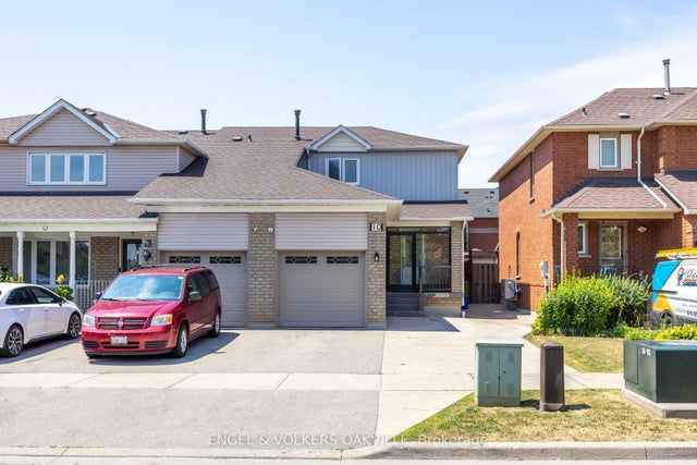 10 Crieff Avenue, Vaughan