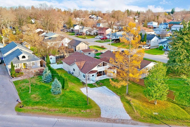 493 Lake Drive S, Georgina