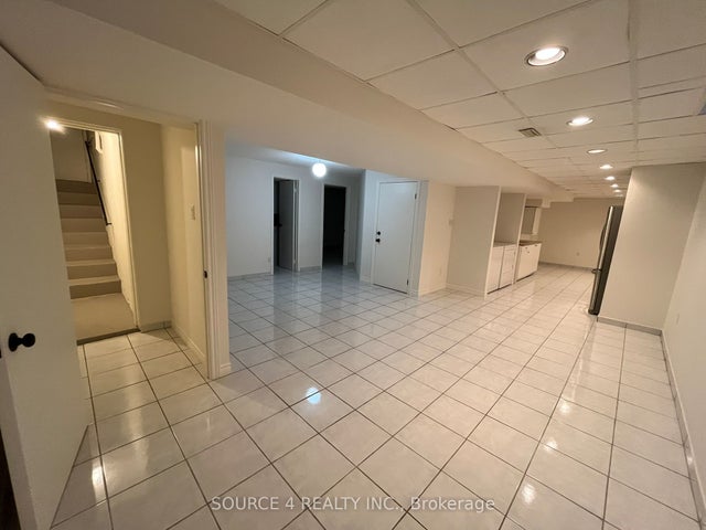 138 Venetian Crescent Basement, Vaughan