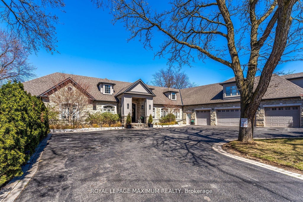 14 Pine Grove Road, Vaughan