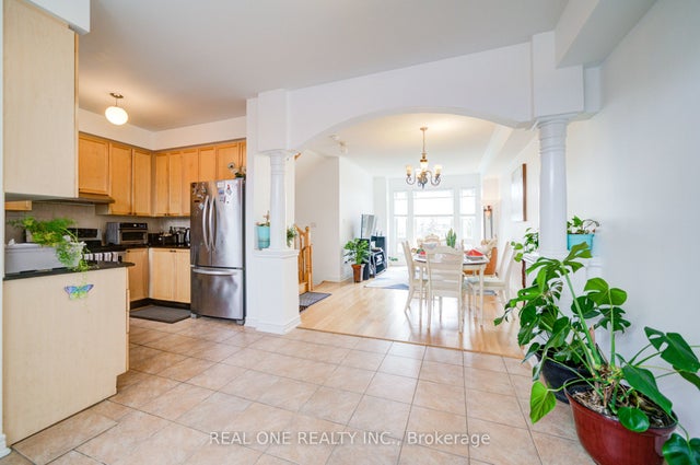 87 Zokol Drive, Aurora