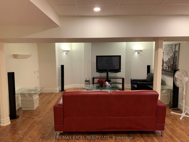 130 Canyon Hill Avenue Bsmt, Richmond Hill