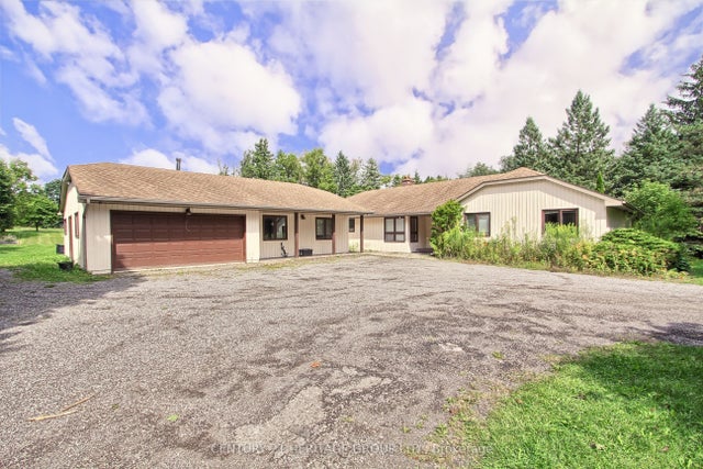 7670 19th Side Road, King