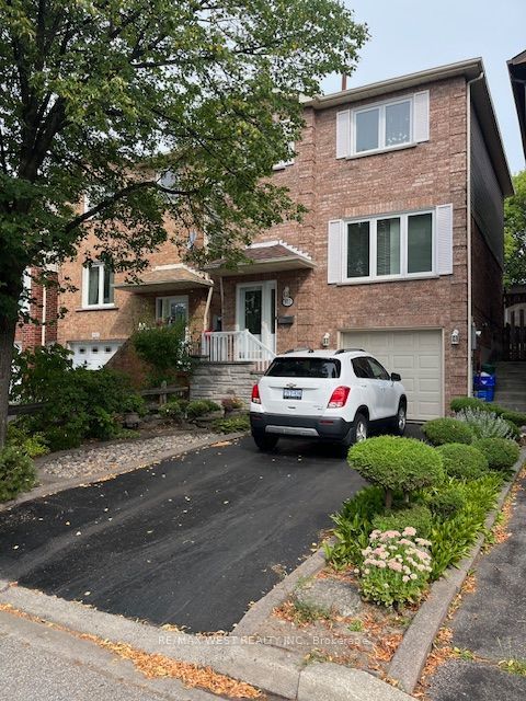 102 Swinton Crescent, Vaughan