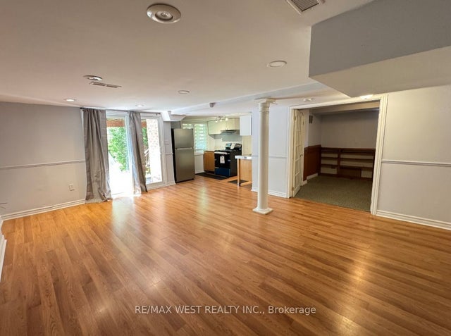 43 Chiswick Crescent Basement, Aurora