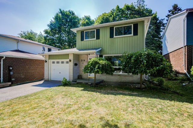 214 William Roe Boulevard, Newmarket