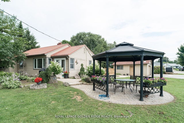 19 Lake Drive N, Georgina