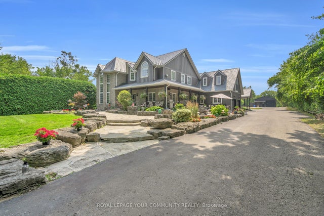 515 Lake Drive E, Georgina