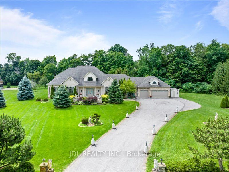 15 Lake Woods Drive, Whitchurch-Stouffville