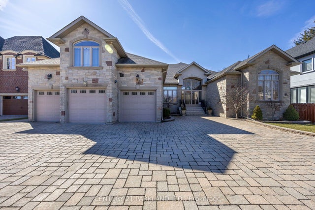 16 Boyle Drive, Richmond Hill