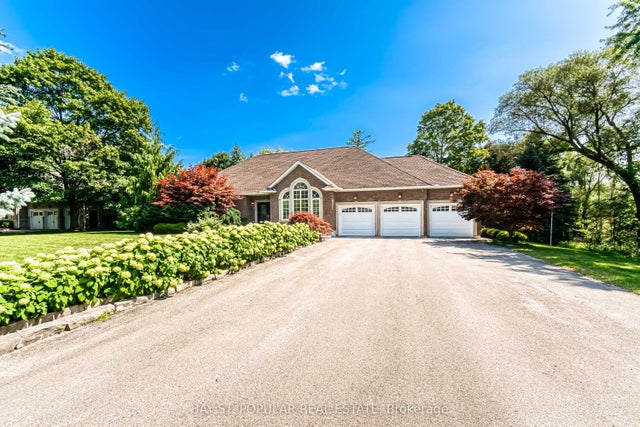 1 Hilldale Road, Aurora