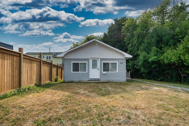 402 The Queensway South N/a, Georgina