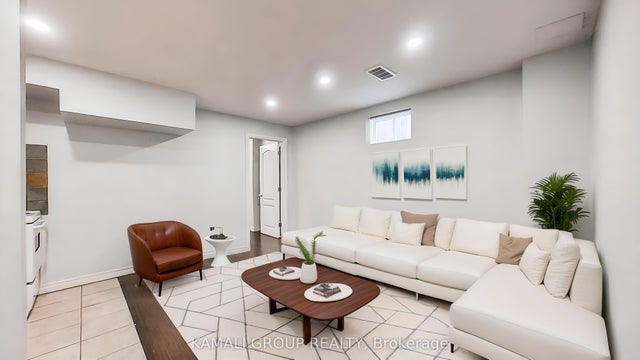 156 Townsgate Drive Bsmt #2, Vaughan