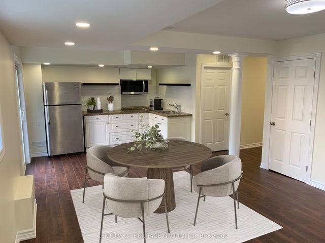 331 Spruce Grove Crescent, Newmarket