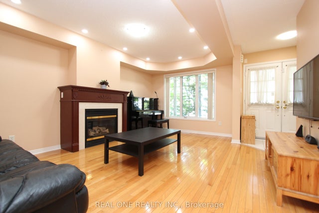 51 Forest Run Boulevard, Vaughan