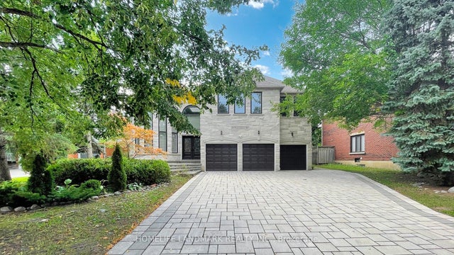 16 Crescentview Road, Richmond Hill