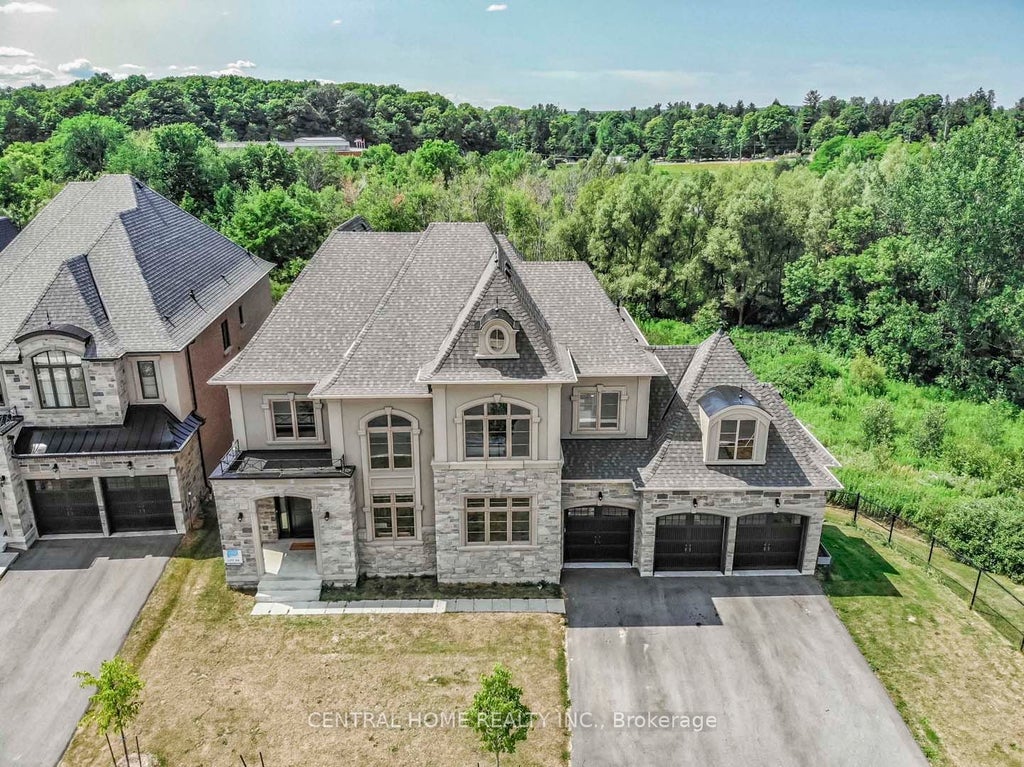 122 Burns Boulevard, King