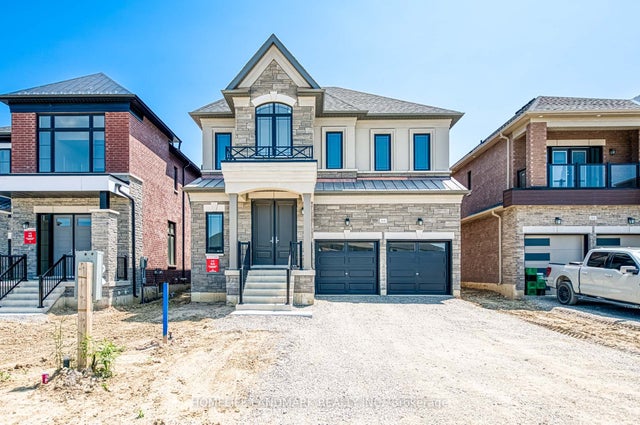160 Winthrop Crescent, Vaughan