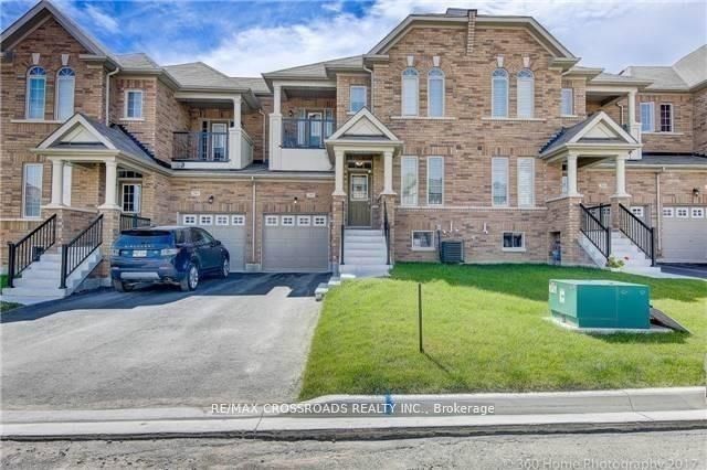 205 Laker Court, Newmarket