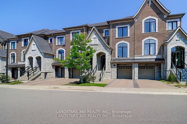 27 Duncombe Lane, Richmond Hill