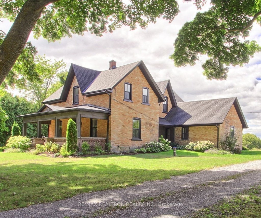 19572 Centre Street, East Gwillimbury