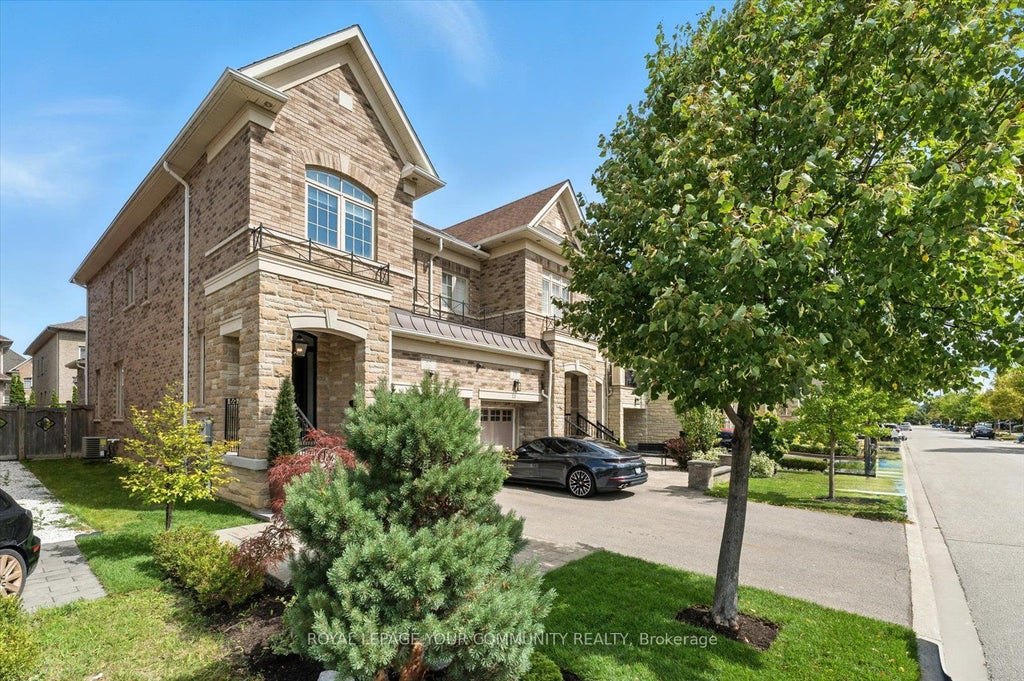 27 Hansard Drive, Vaughan