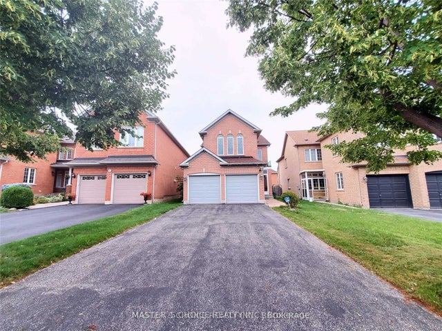 24 Golden Oak Avenue, Richmond Hill