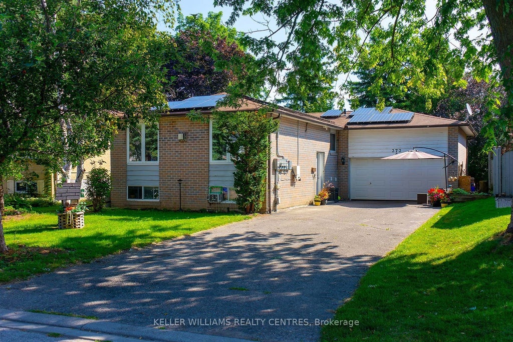 373 Borden Avenue, Newmarket