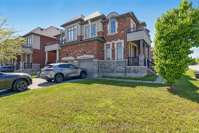 634 Sweetwater Crescent, Newmarket