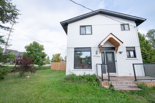 235 Simcoe Avenue, Georgina