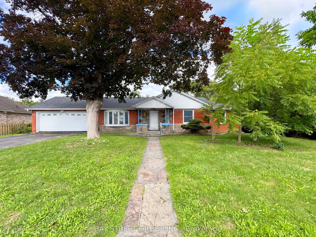 8 Middle Street Main Floor, Georgina