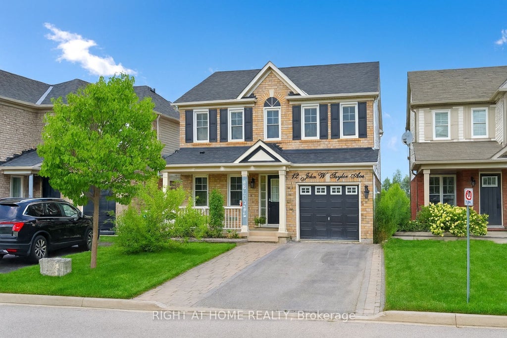 12 John W Taylor Avenue, New Tecumseth