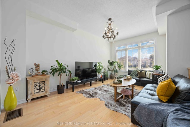 251 Dundas Way, Markham