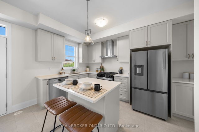 17 Kennisis Way, Vaughan