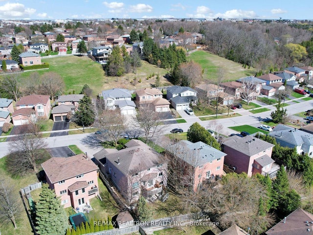 426 Herridge Circle, Newmarket