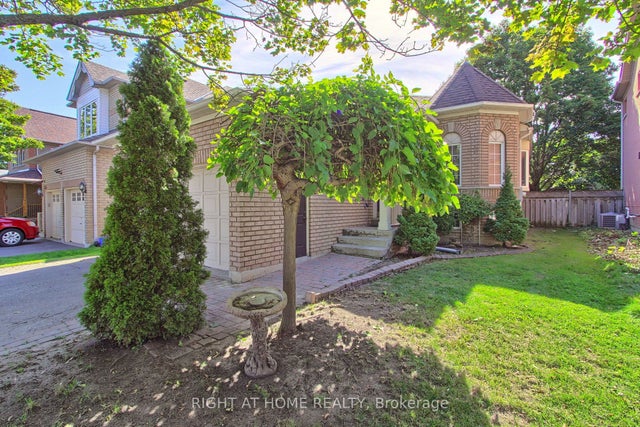290 Clearmeadow Boulevard, Newmarket