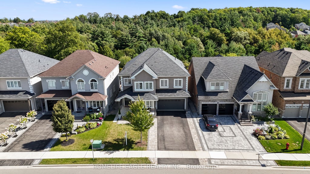 545 Clifford Perry Place, Newmarket