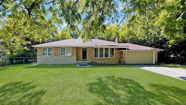 11 Uplands Avenue, Vaughan